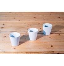 LOT DE 24 TASSES À THÉ EN PORCELAINE